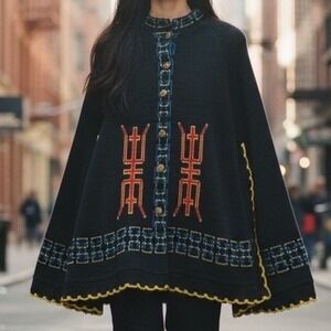 Vintage 70s Sturbridge Pagoda Mandarin Embroidered Poncho Knit Cape Festival